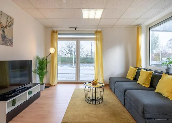 Beautiful 2 Bedroom Apartment Incl Parking