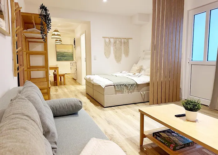 Gemuetliches 2 Zimmer Ambient Apartment Mit Queensize-Bett , Etagenbett& Schlafsofa In Alsternaehe
