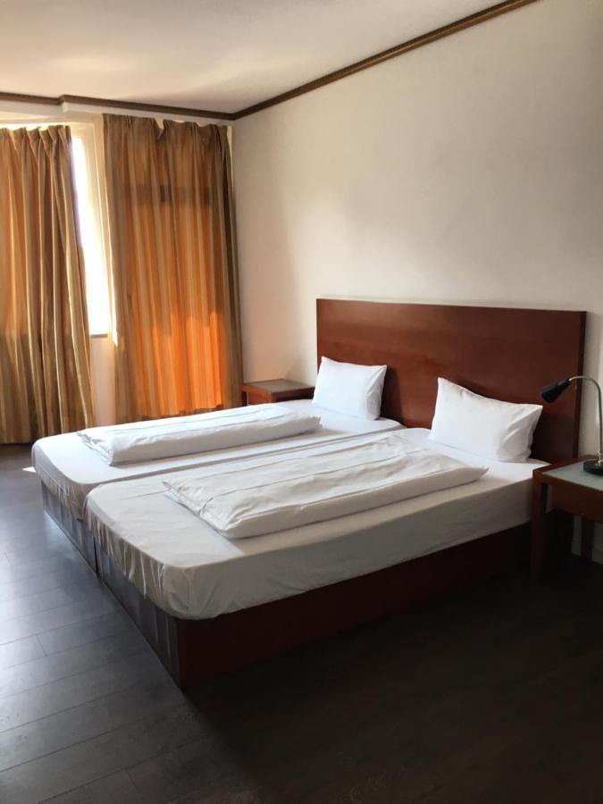 Zollhof Hotel 2*