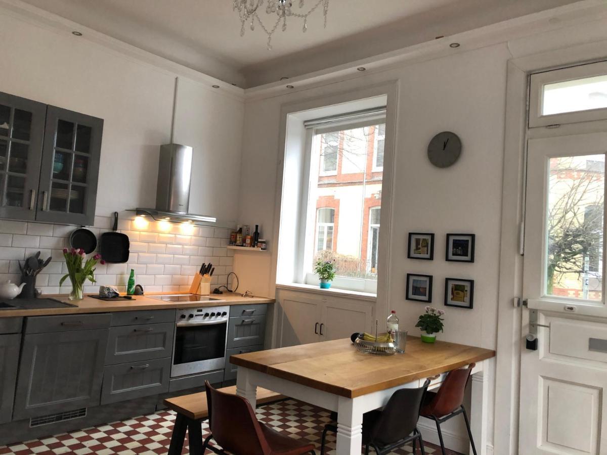 Grosszuegige Altbauwohnung In Bestlage Appartement