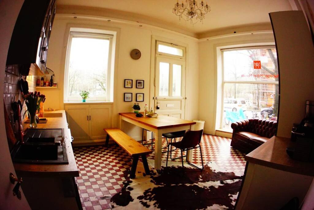 Grosszuegige 185m2-altbauwohnung In Bestlage 7zimmer-2baeder-2kuechen-2wcs Apartment *