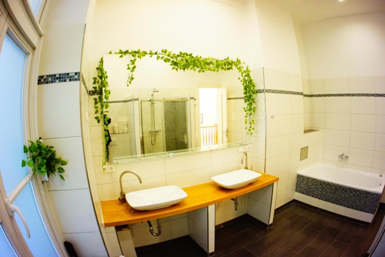Grosszuegige Altbauwohnung In Bestlage Apartment