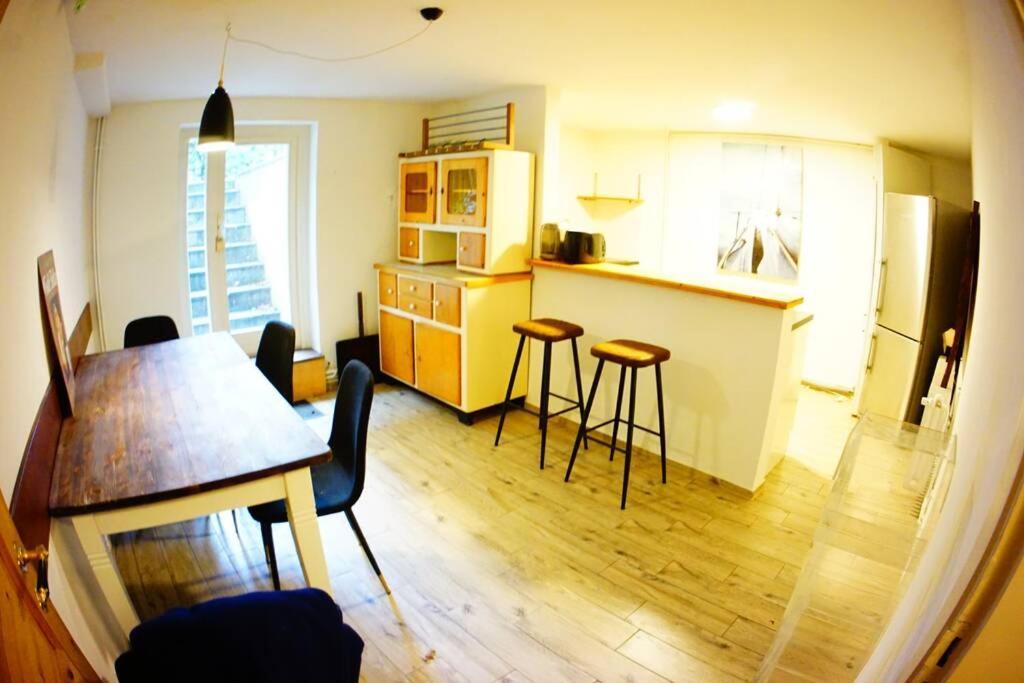 Apartment Gemuetliche 3-zkb Wc Souterrainwohnung In Bestlage