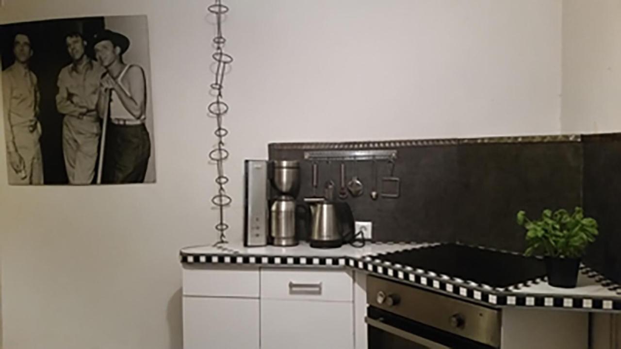 Romantisches Kleines Altes Hauschen Im Zauberwesenwald Vakantiehuis Hamburg-Harburg