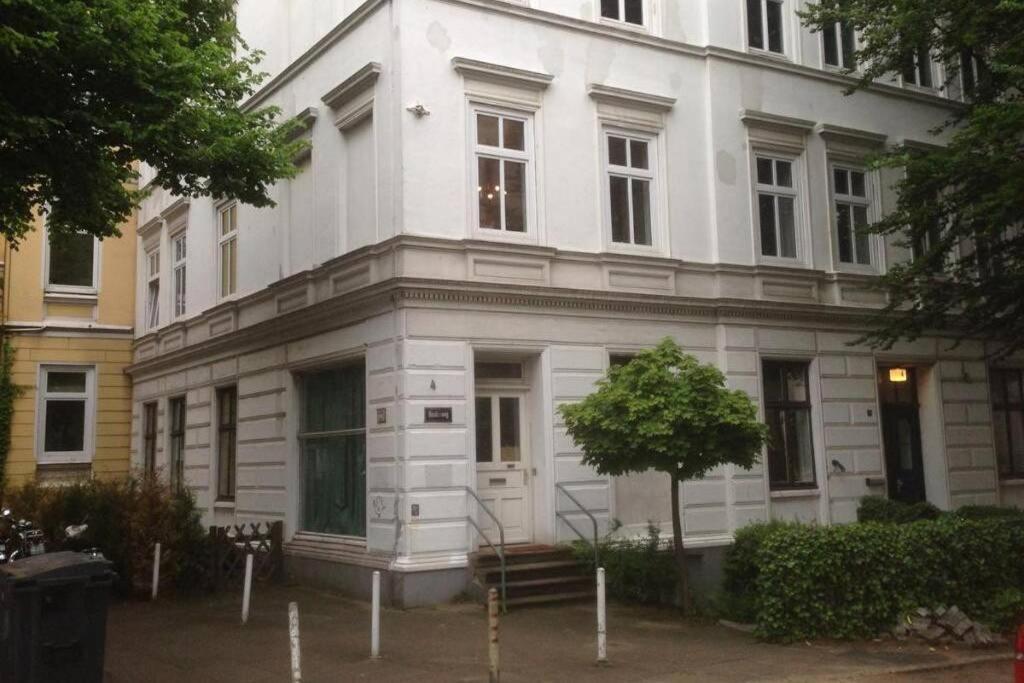 Grosszuegige Altbauwohnung In Bestlage Hamburg