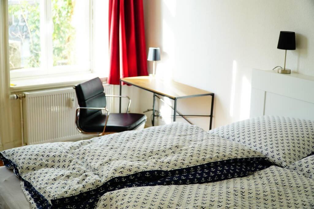 Grosszuegige 185m2-altbauwohnung In Bestlage 7zimmer-2baeder-2kuechen-2wcs Apartment *