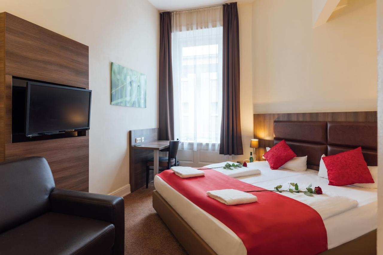 Hotel Koenigshof 3*