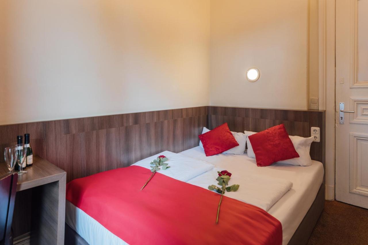 Koenigshof Hotel 3*