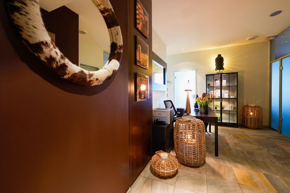 Hotel East
