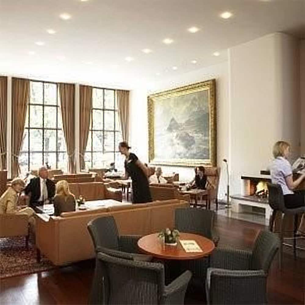 Baseler Hof Hotel 4*