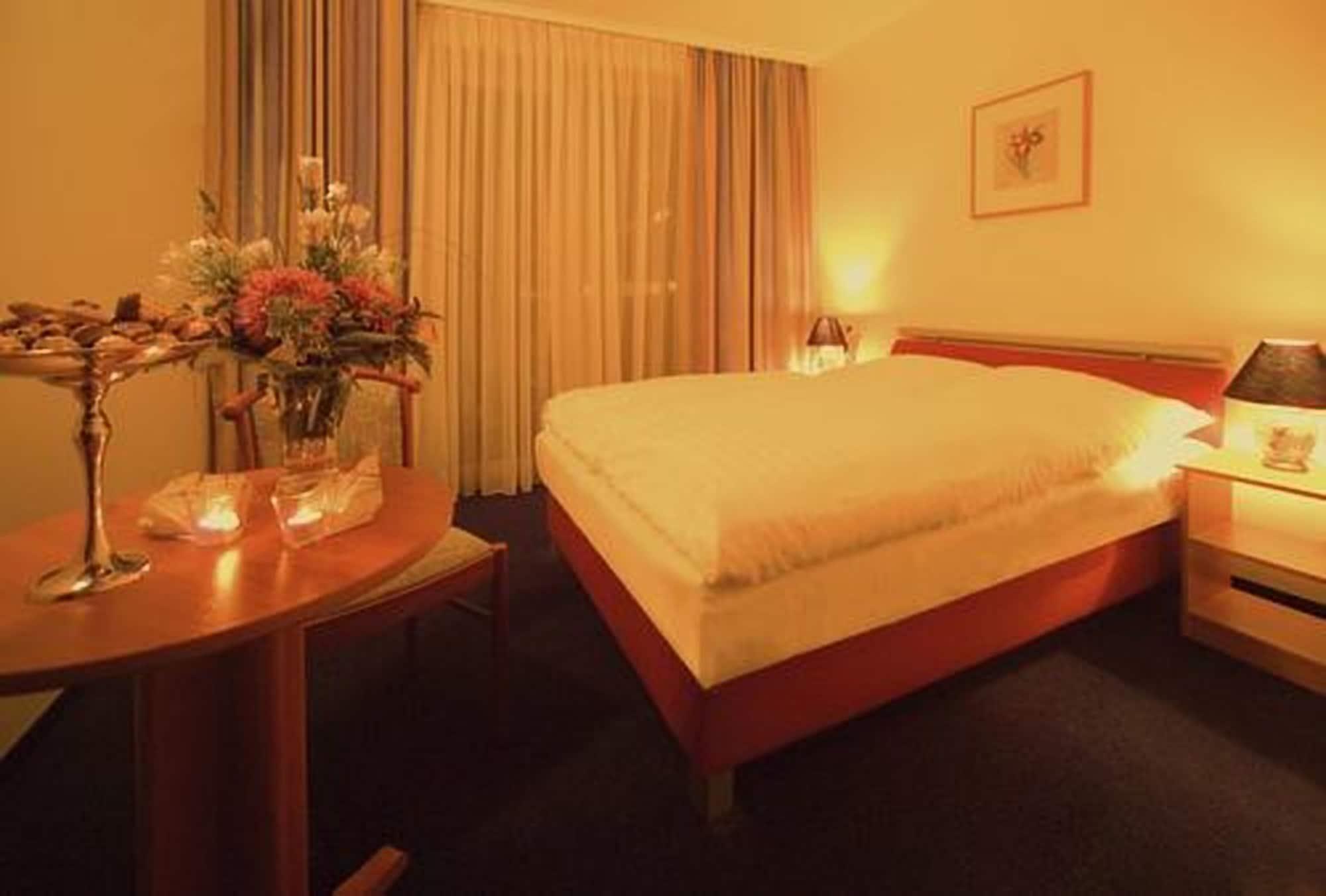 Mercedes/centrum Hotel Hamburg-Harburg