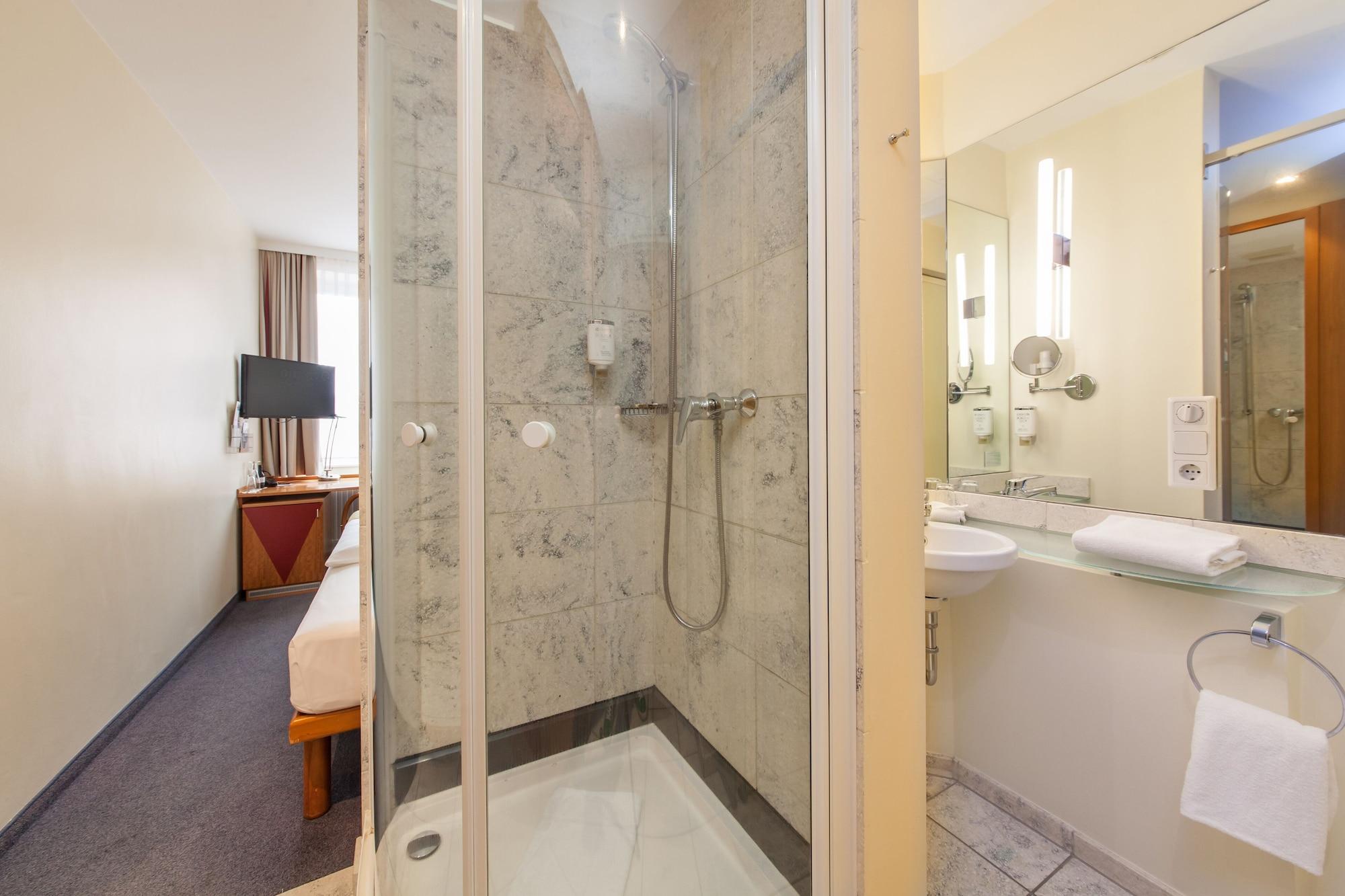Ambassador Hotel 3*