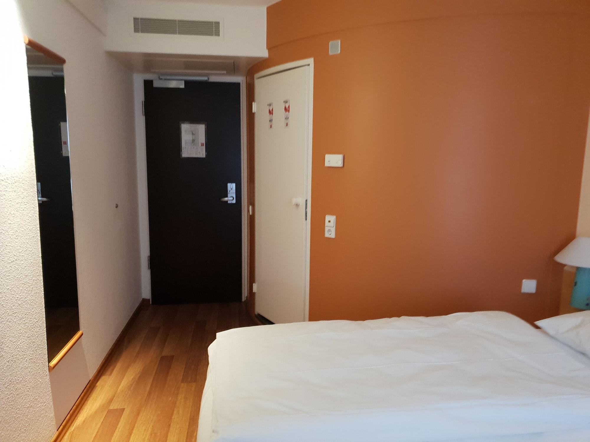 Ibis Airport 3* Hamburg