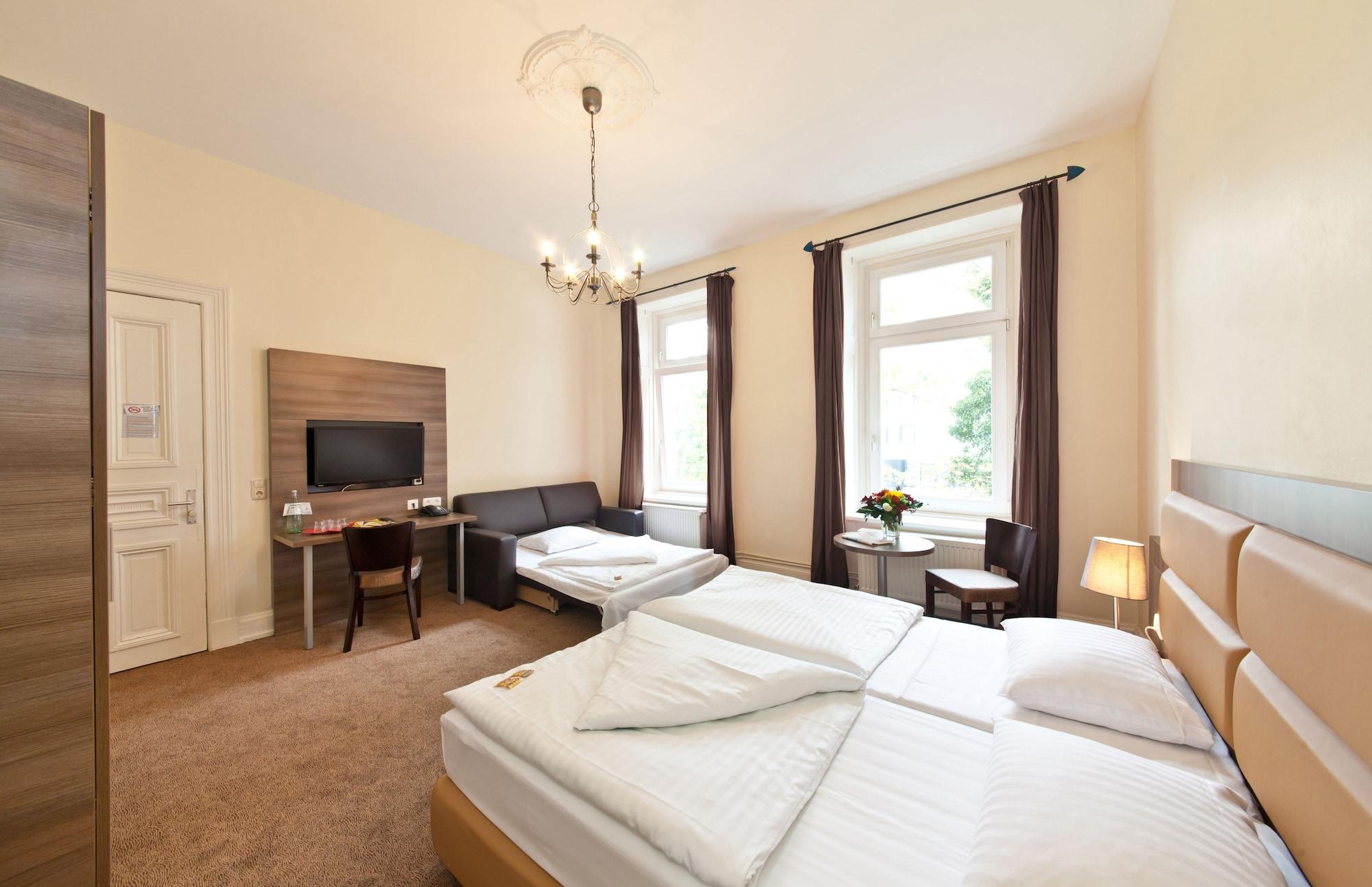 Hotel Koenigshof 3*