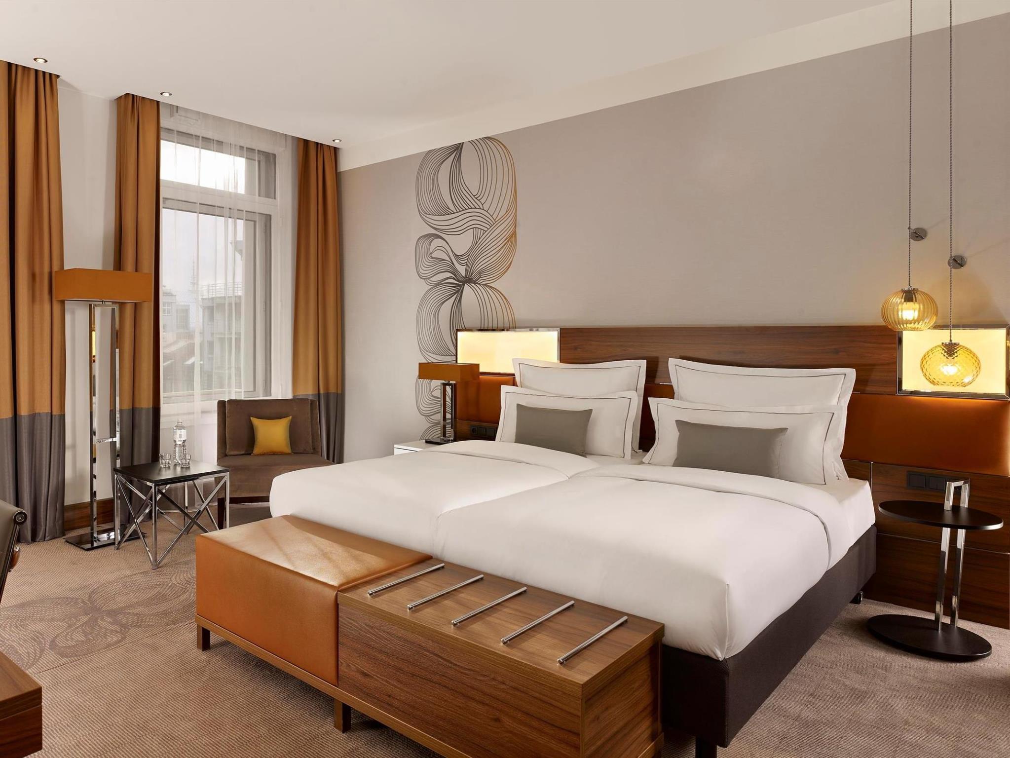 Reichshof Hotel 4*