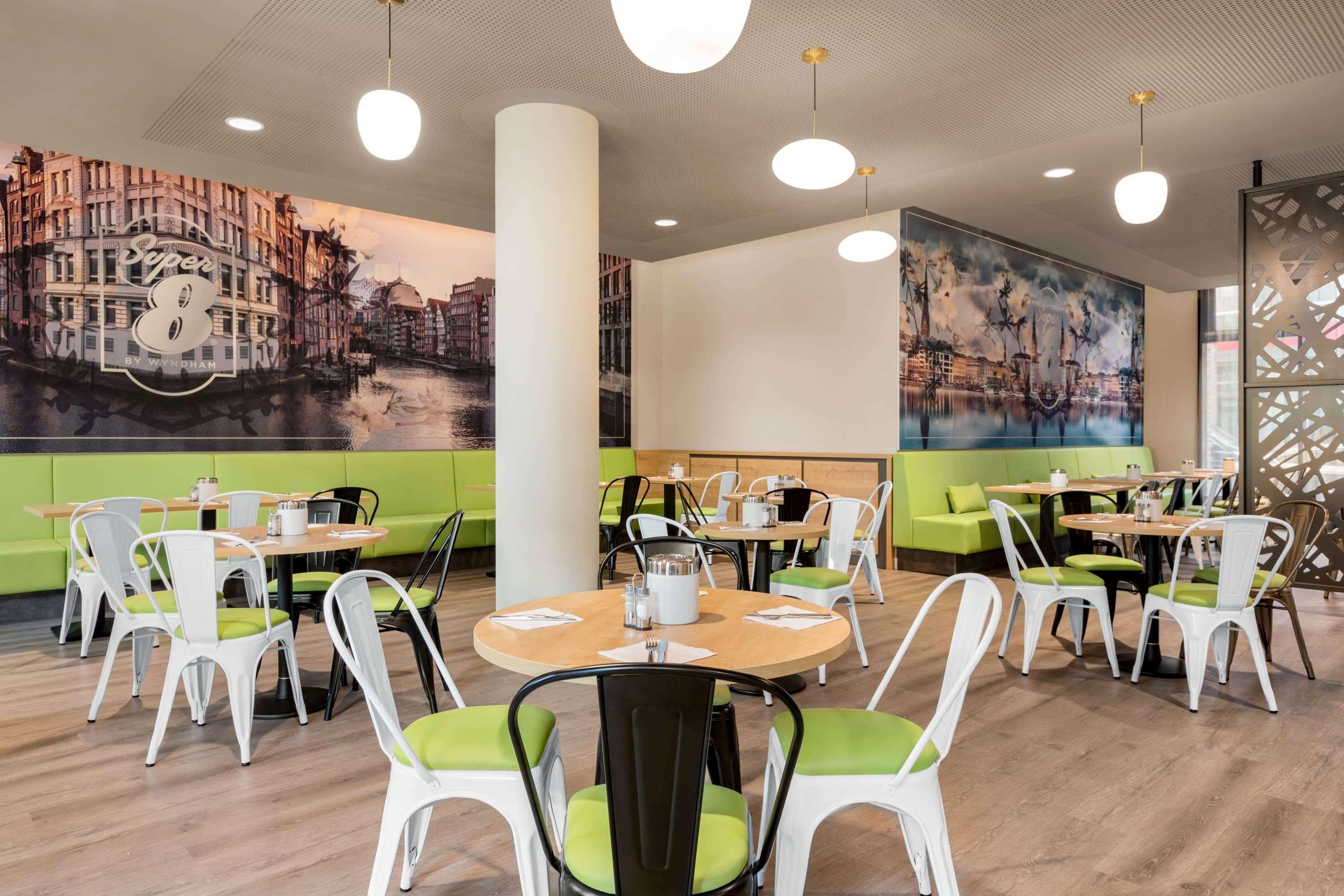 Super 8 By Wyndham Mitte 3*