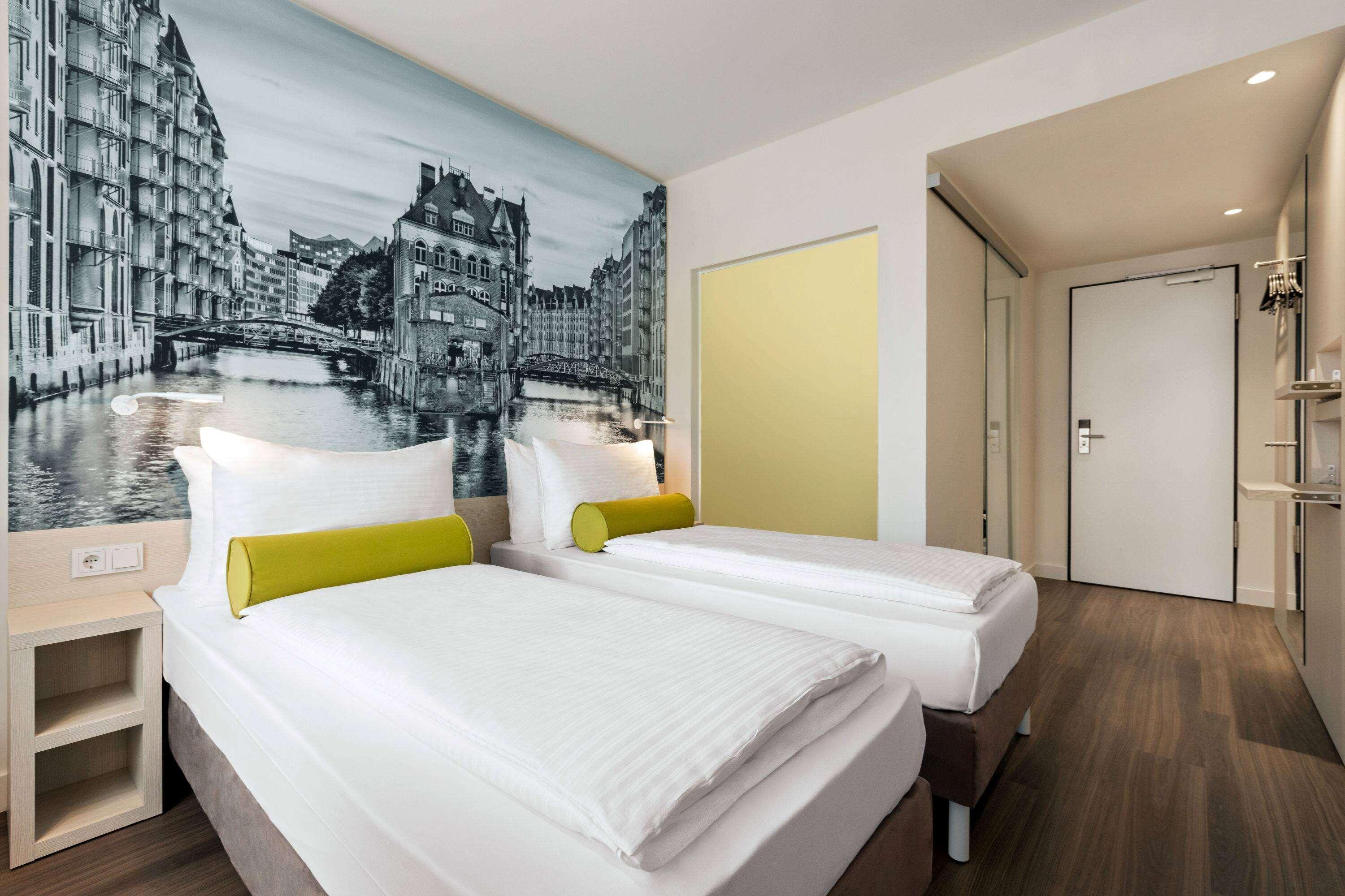 Super 8 By Wyndham Mitte Hotel