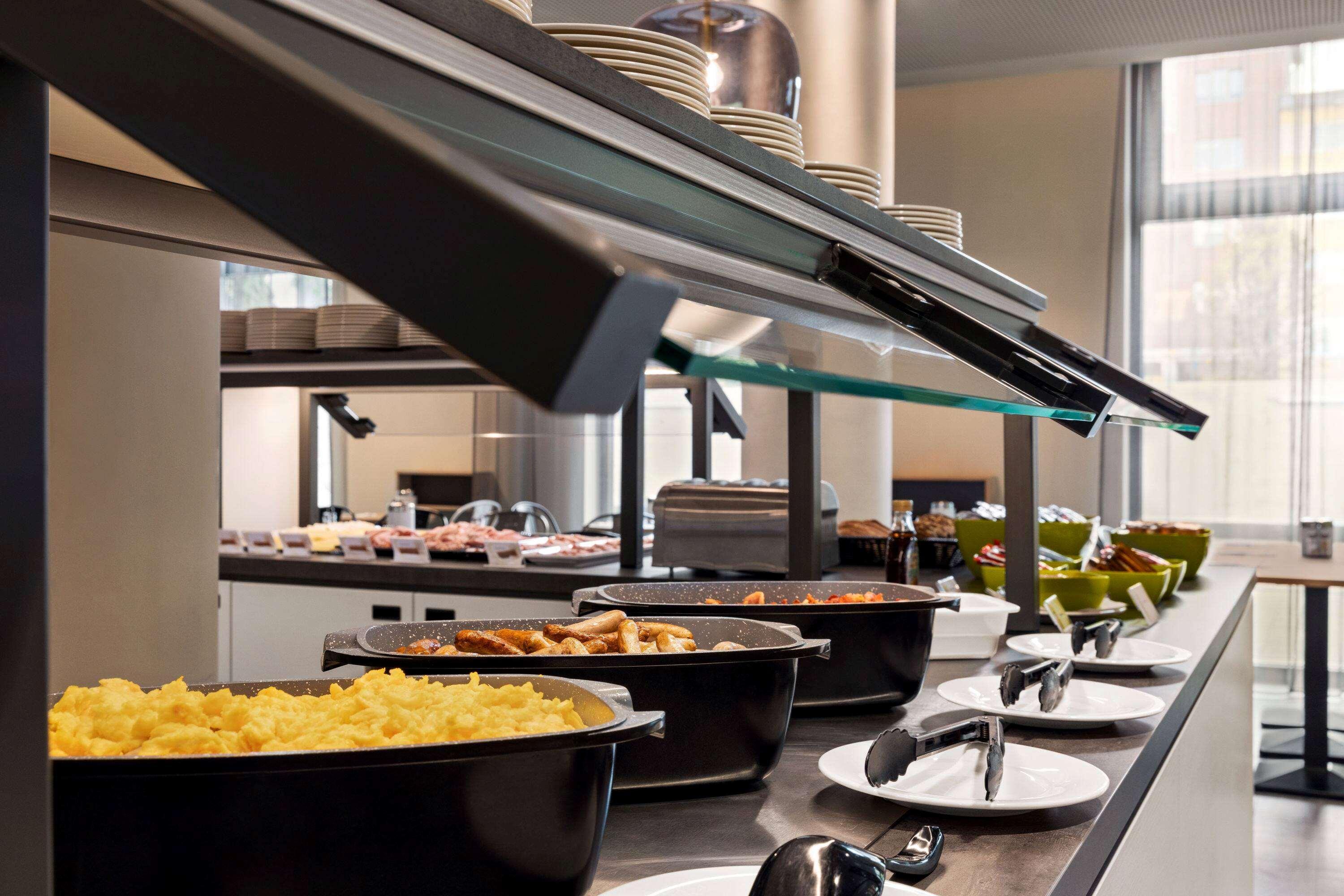 Hotel Super 8 By Wyndham Mitte 3*