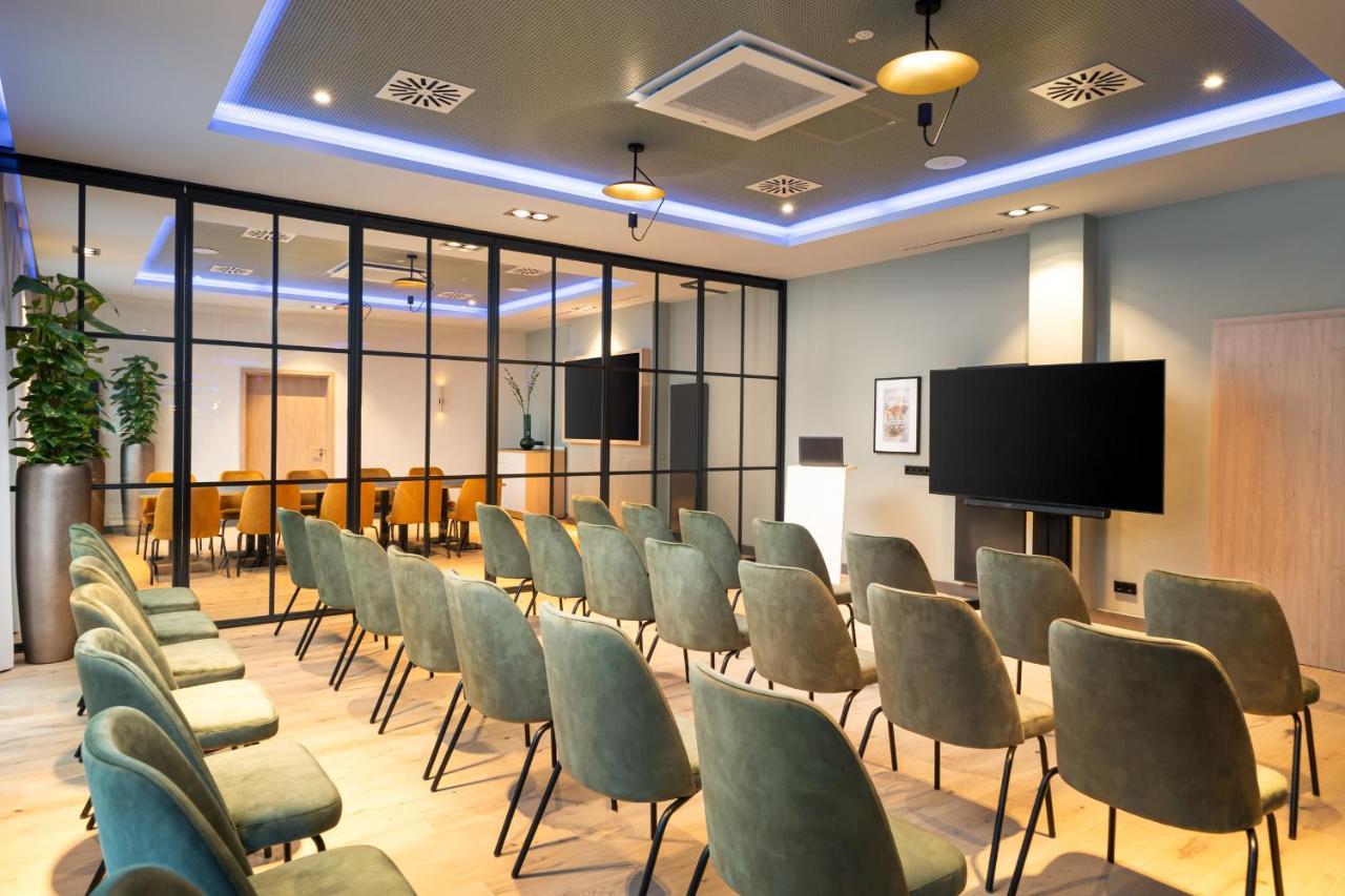 Leonardo Altona Hotel 4*