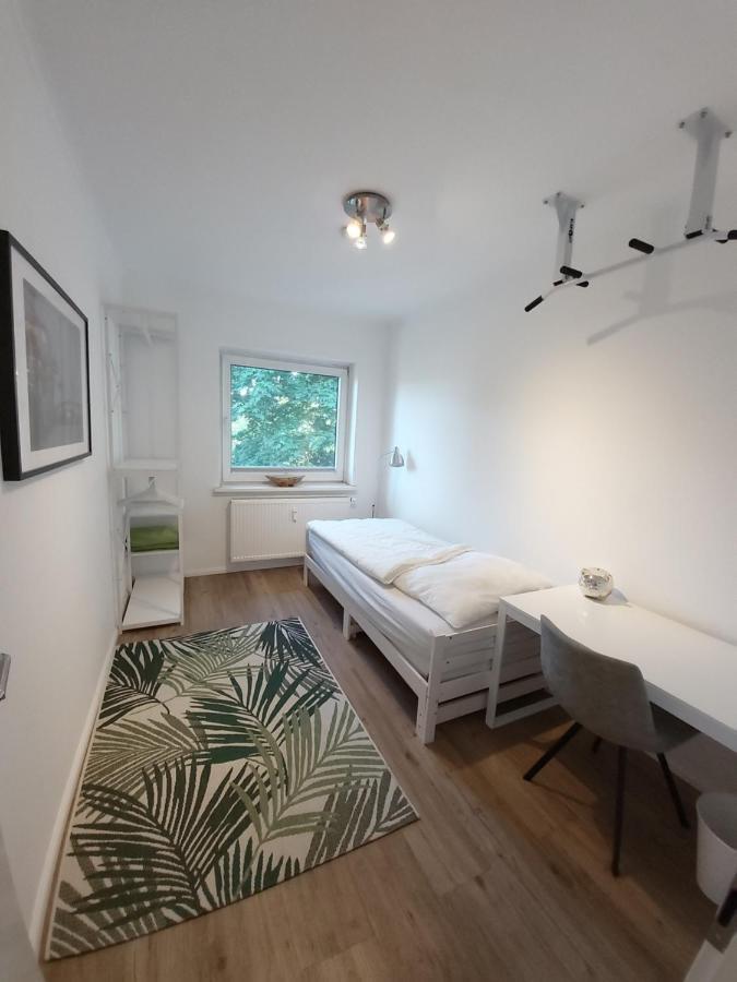 Zentrale 3-zi.-wohnung, 3 Gehminuten U-burgstrasse U2 *