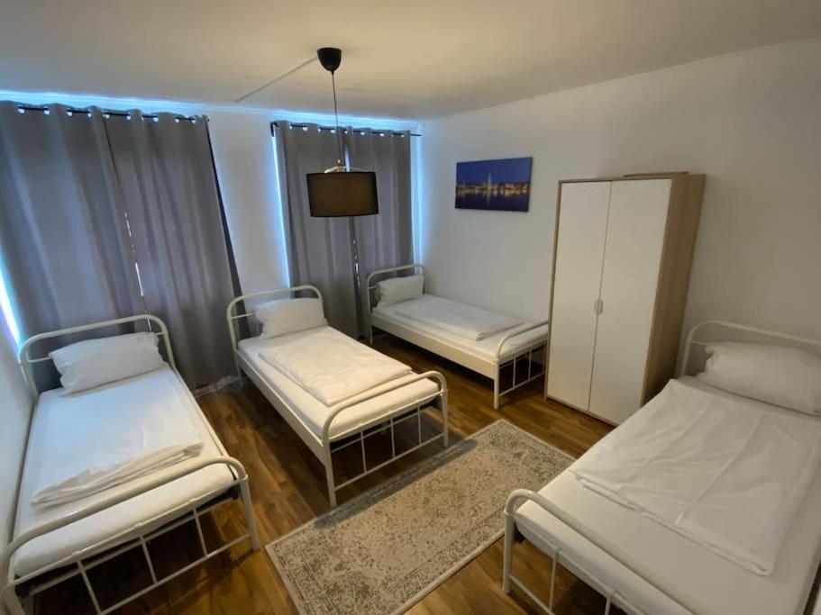 Sued- 5 Zimmer_15 Personen _ Komplett_eingerichtet