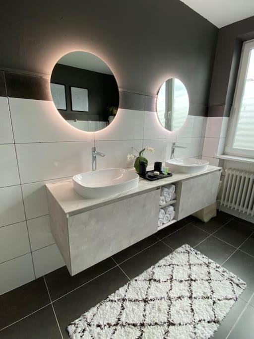 Apartment Sued- 5 Zimmer_15 Personen _ Komplett_eingerichtet *