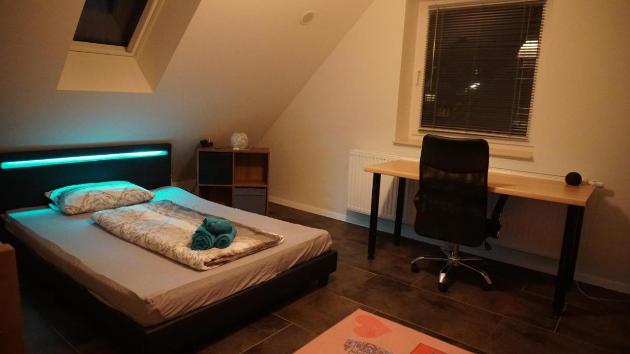 Haushaelfte Naehe Volksparkstadion In Apartment *