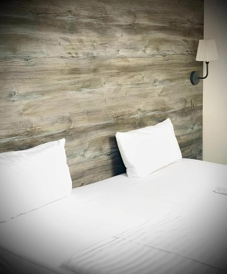 Check-in Hotel