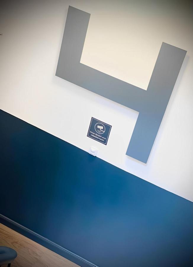 Check-in Hotel