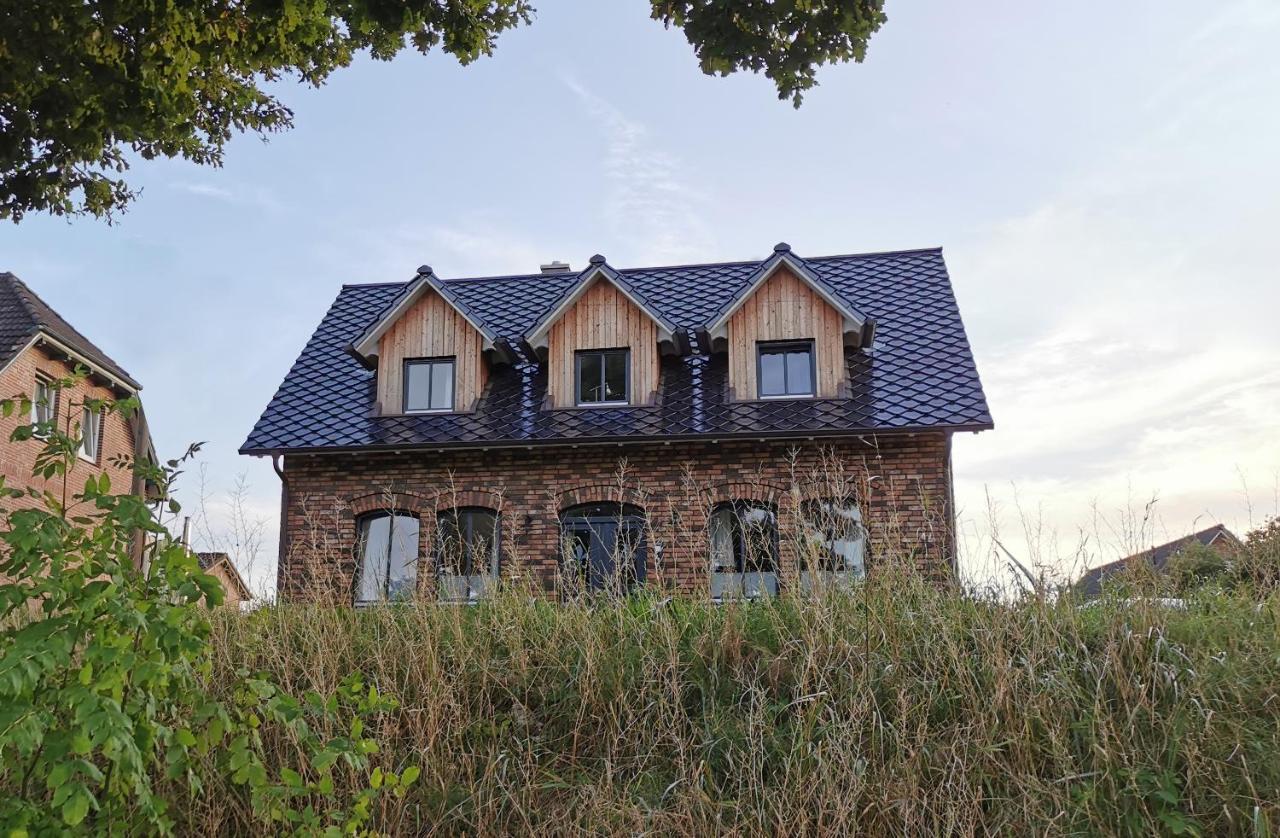 Holiday home Haus Am Deich 47 Stilvolles An Der Elbe In Stadtnaehe *