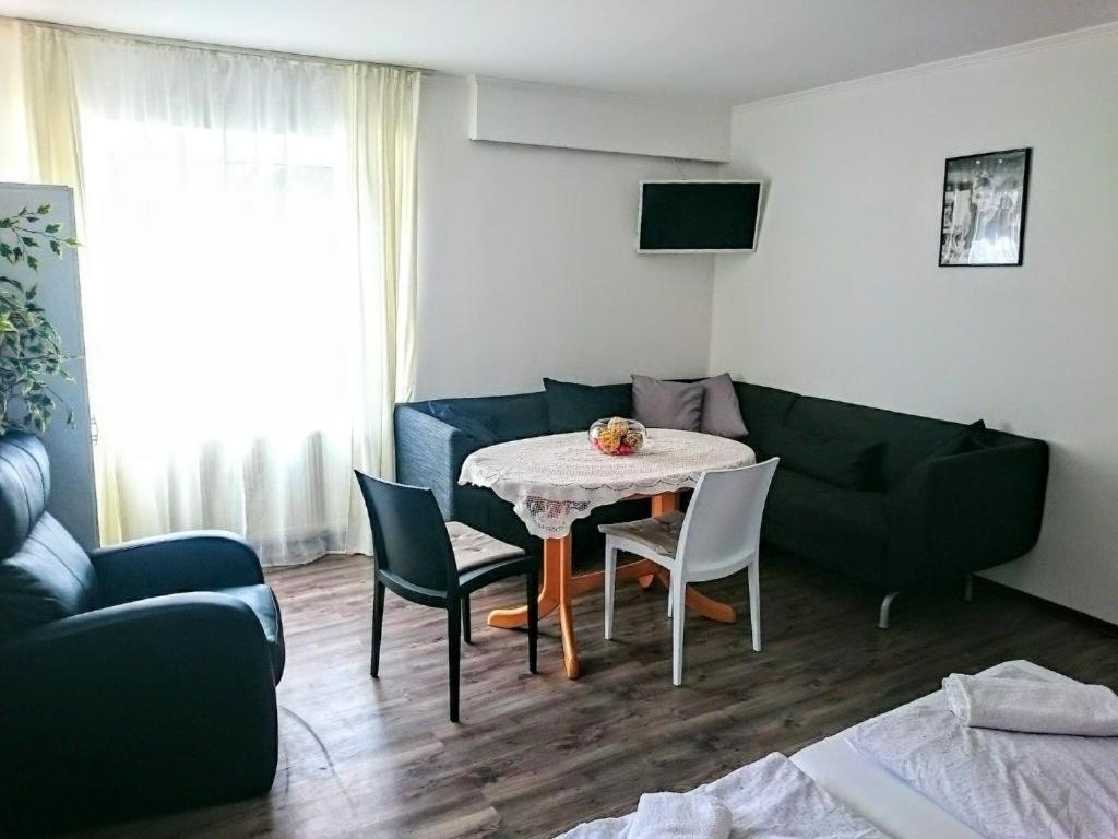 Hotel Dein *