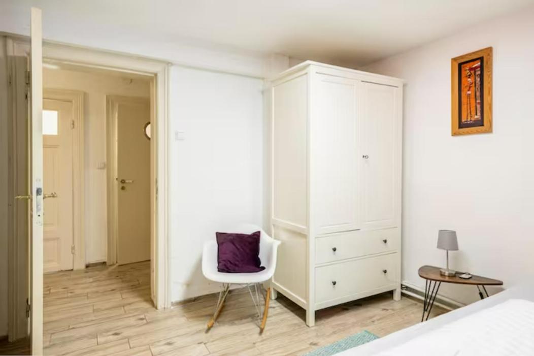 Gemuetliche 3-zkb Wc Souterrainwohnung In Bestlage *
