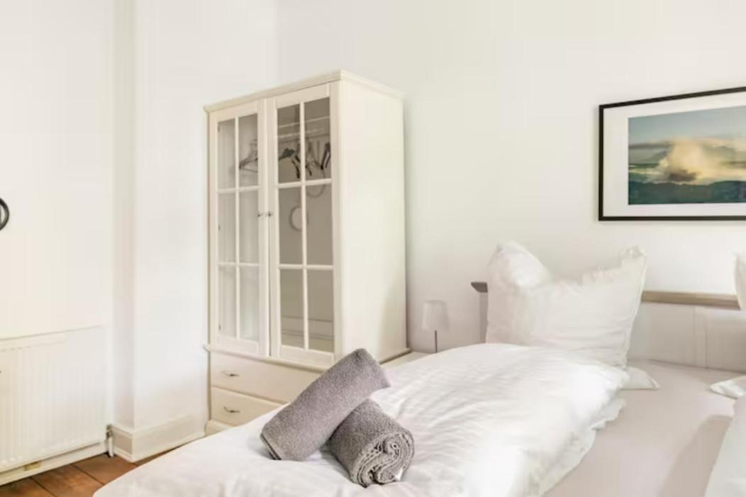 Grosszuegige Altbauwohnung In Bestlage Appartement