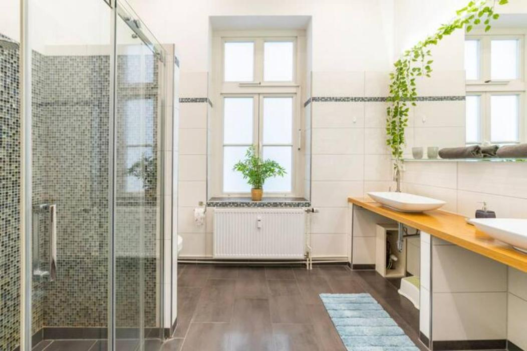 Appartement Grosszuegige Altbauwohnung In Bestlage *