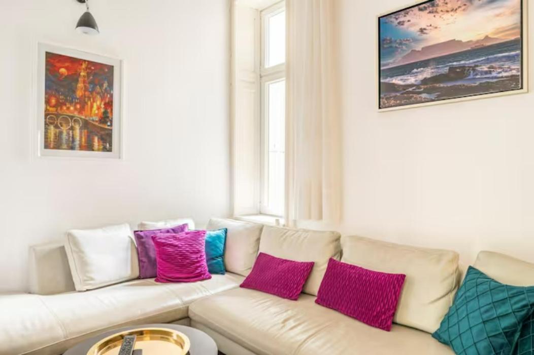 Grosszuegige Altbauwohnung In Bestlage