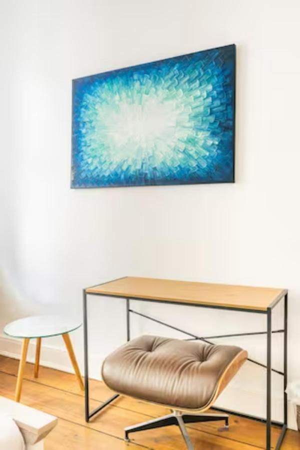 Grosszuegige 185m2-altbauwohnung In Bestlage 7zimmer-2baeder-2kuechen-2wcs * Hamburg