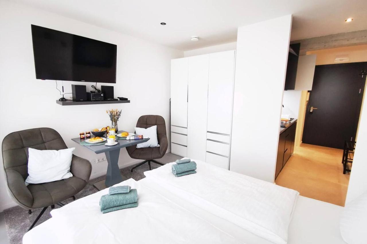Apartment Hh 01 By Rockchair - Superhost Status - Modernes Mit Sonnigem Balkon & Premium Boxspringbetten In Winterhude - Geheimtipp *