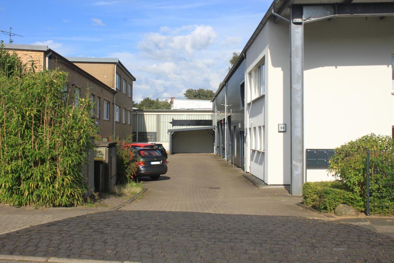 R B Am Airport - 1-4 Personen - Kueche - Smart Tv - Waschmaschine - Perfekt Fuer Geschaeftsreisende Oder Familien Appartement Hamburg-Harburg