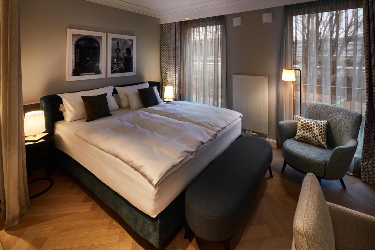Clounys Hotel