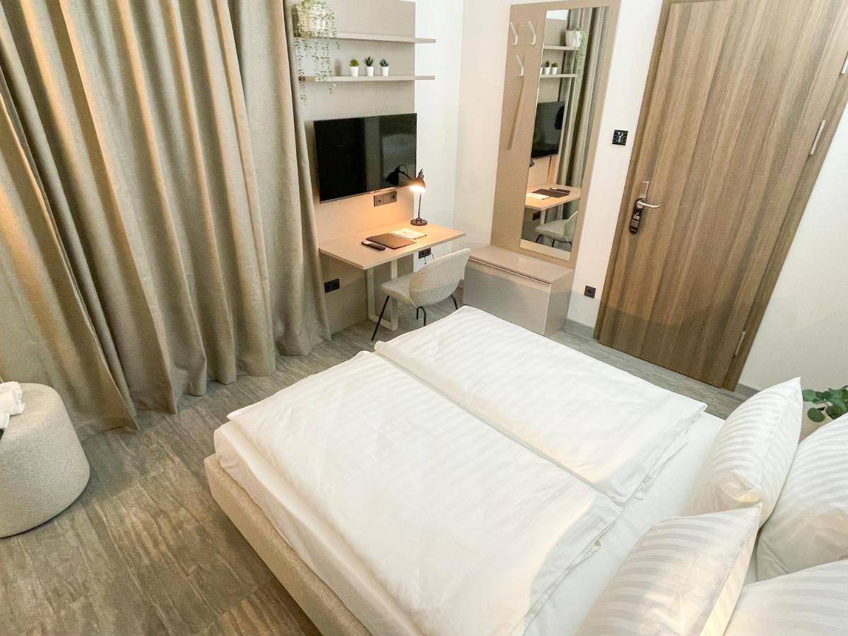 Hotel Arus *