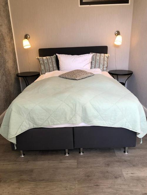 Appartement Alte Schule 22 Am Saseler Markt 2 Schlafzimmer & Baeder Hochwertig *