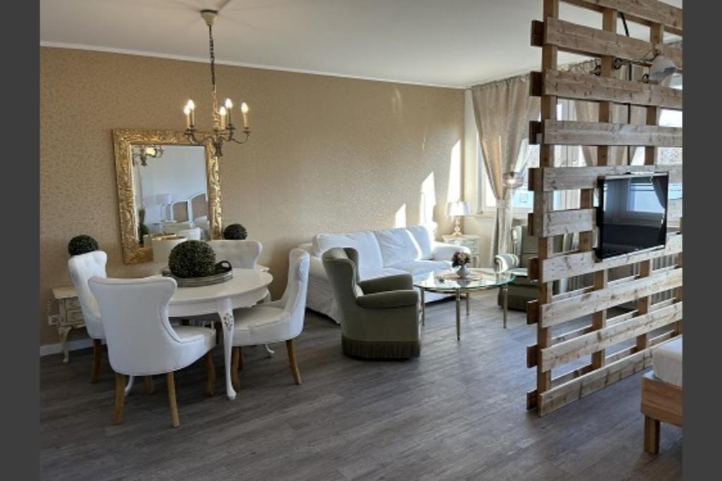 Studio-apartment Shabby 47 Citynah, Retro & Modern *