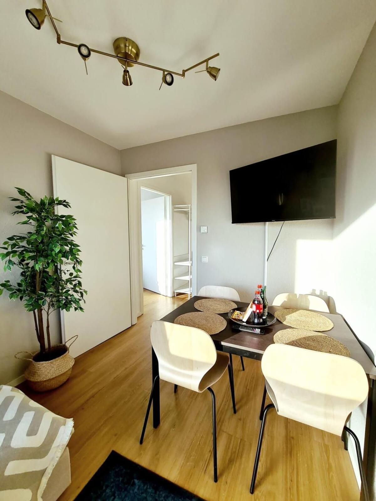 Urban Living - Floor