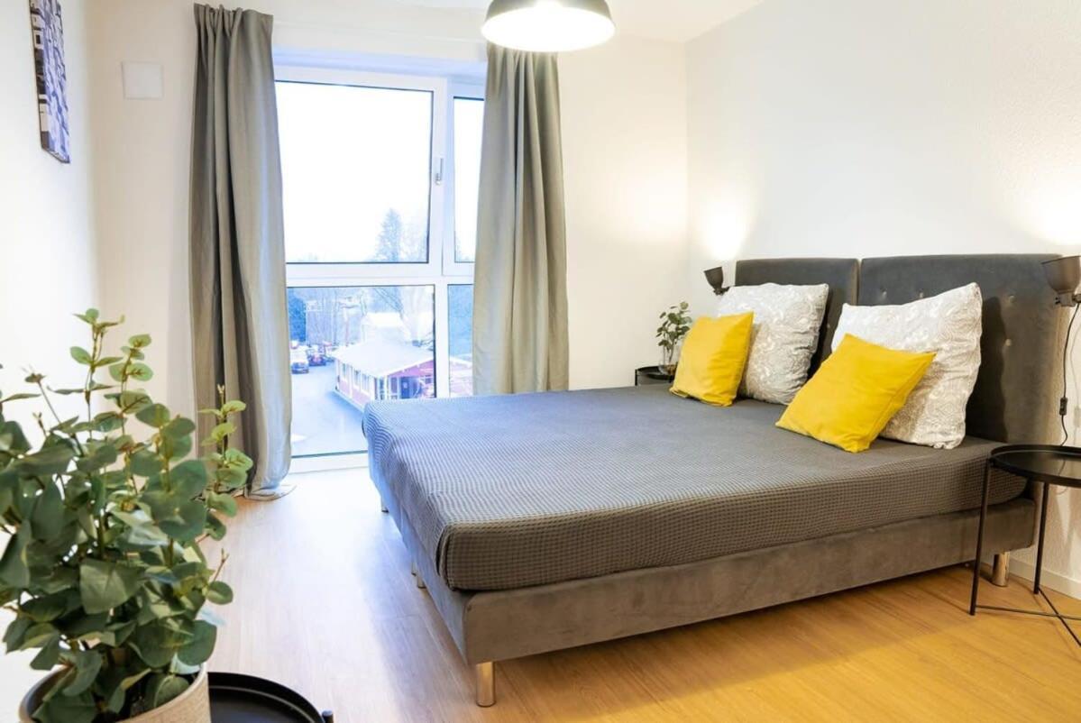 Four Bedroom In Urban Location *