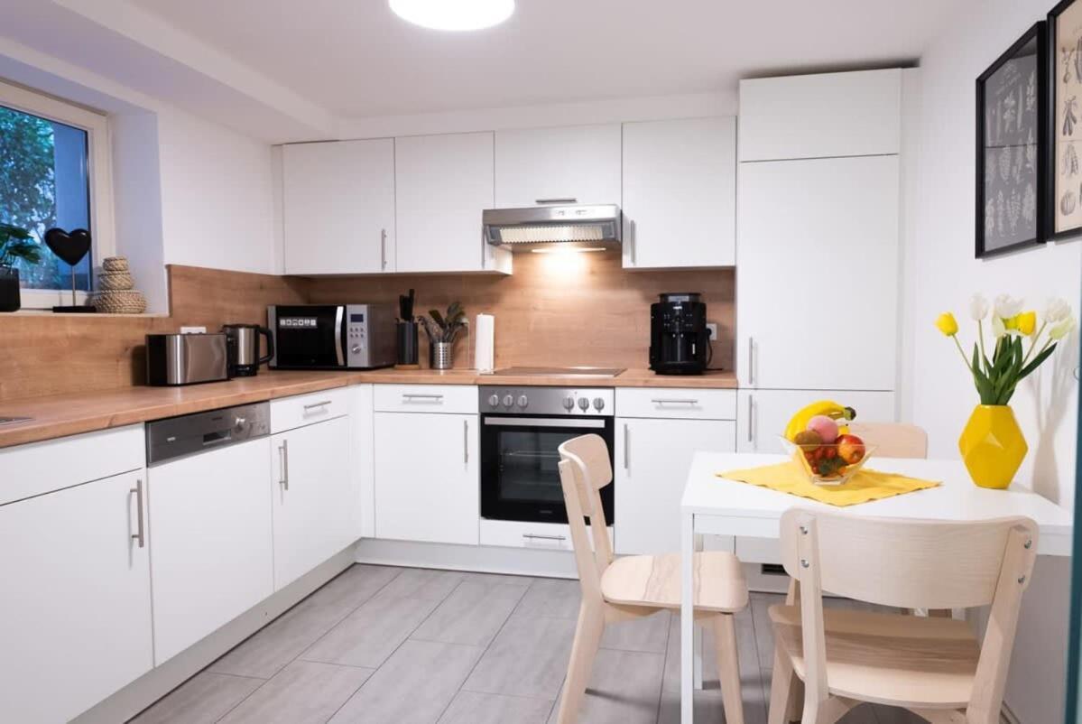 Altona - Three Bedrooms For Up To 10