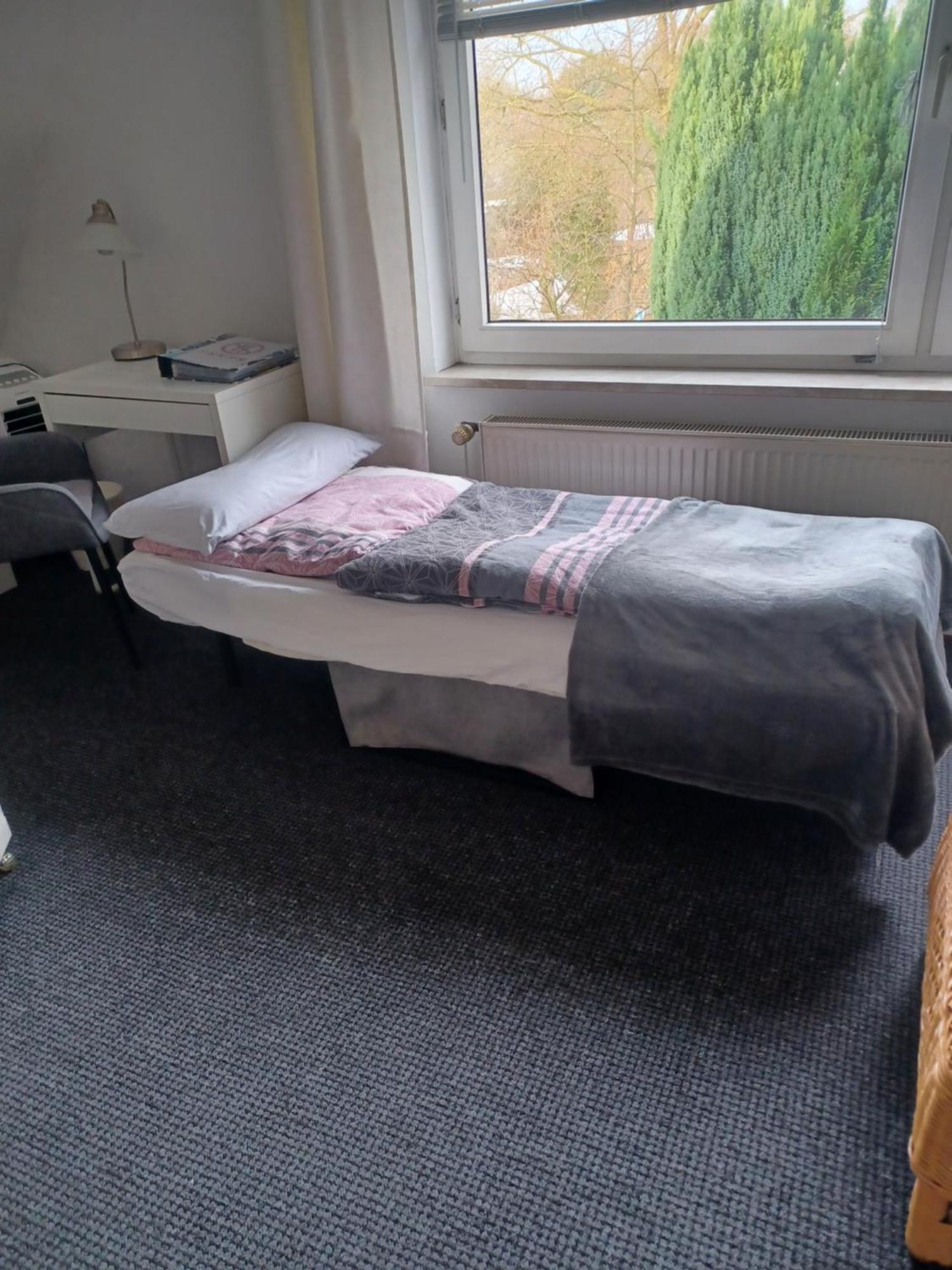 Hh-schnelsen Homestay