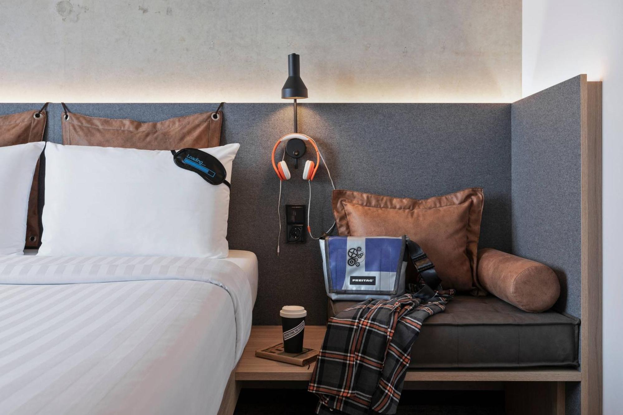 Moxy Altona Hotel 3*