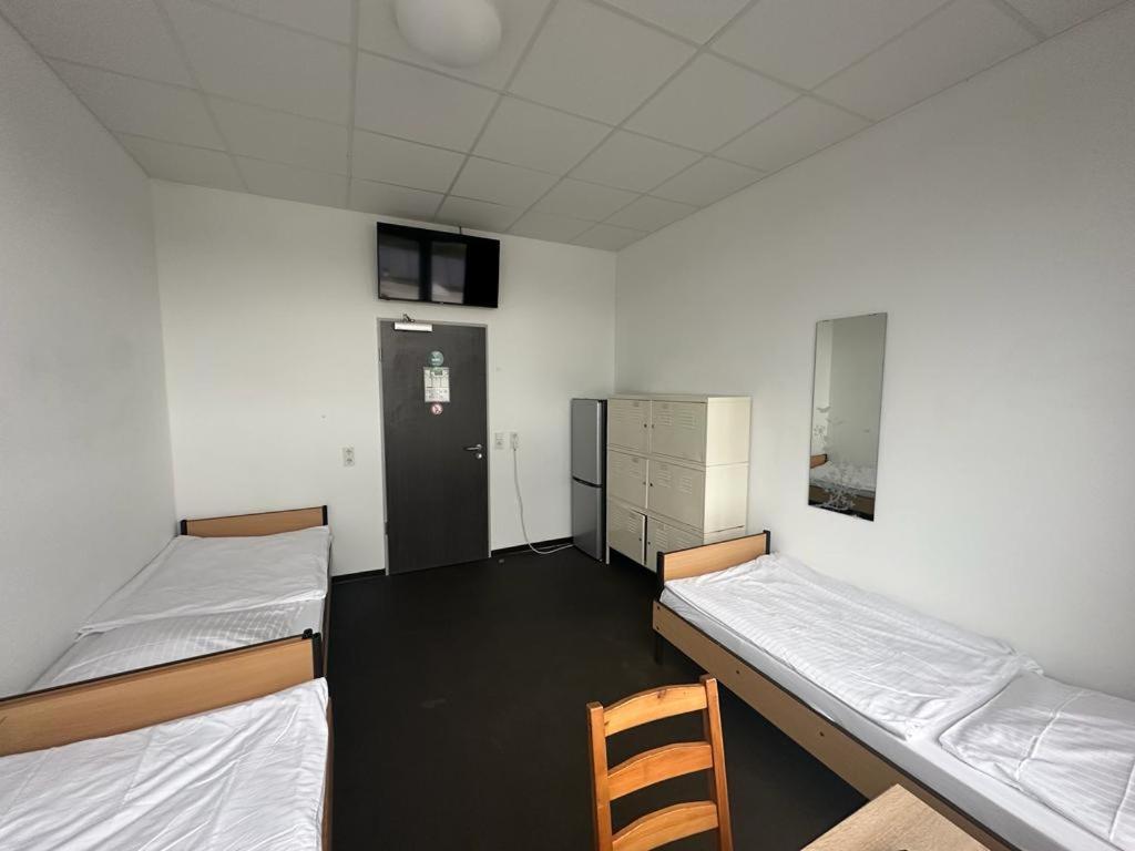 Hostel Arena & Monteurzimmer *
