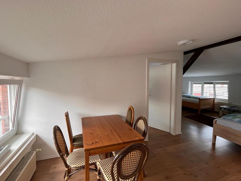 Wandsbek Hotel *