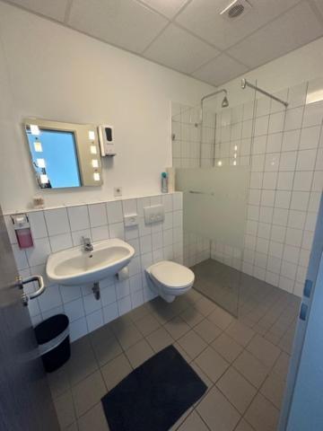 Hostel Arena & Monteurzimmer *